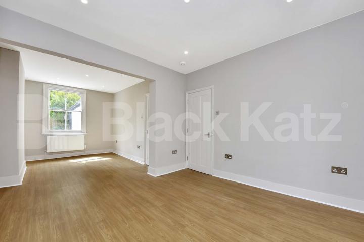 Stylish Georgian town house over three floors, two bathrooms & patio garden   Henshaw Street, Elephant and Castle